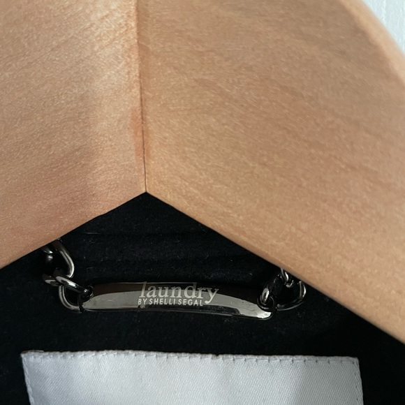 Black car coat; laundry by Shelli Segal. Size 8, excellent condition. - Picture 3 of 11